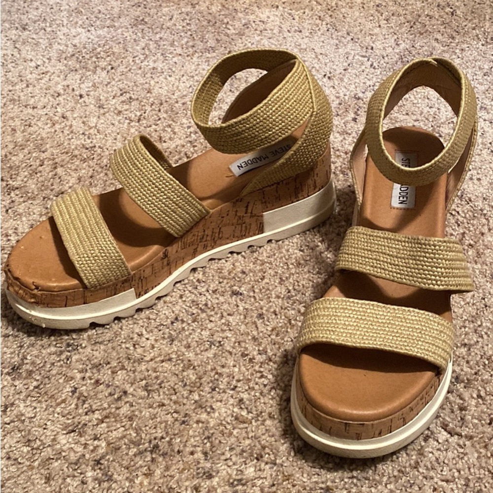 Steve Madden platform sandals